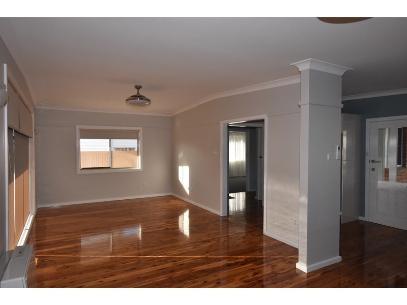 8 Wakeford Street, Orange NSW 2800