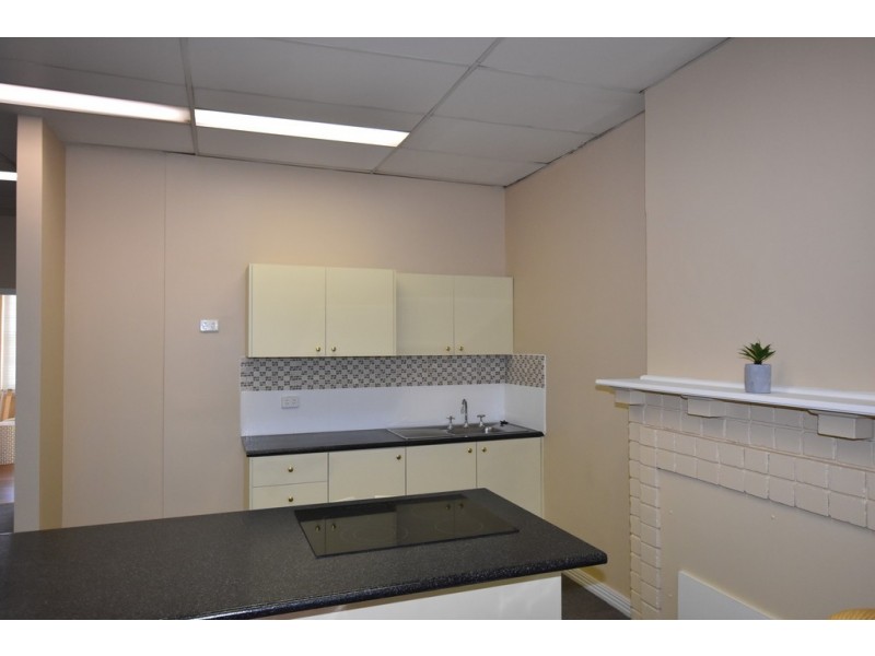 Level 1 / 205 Summer Street, Orange NSW 2800