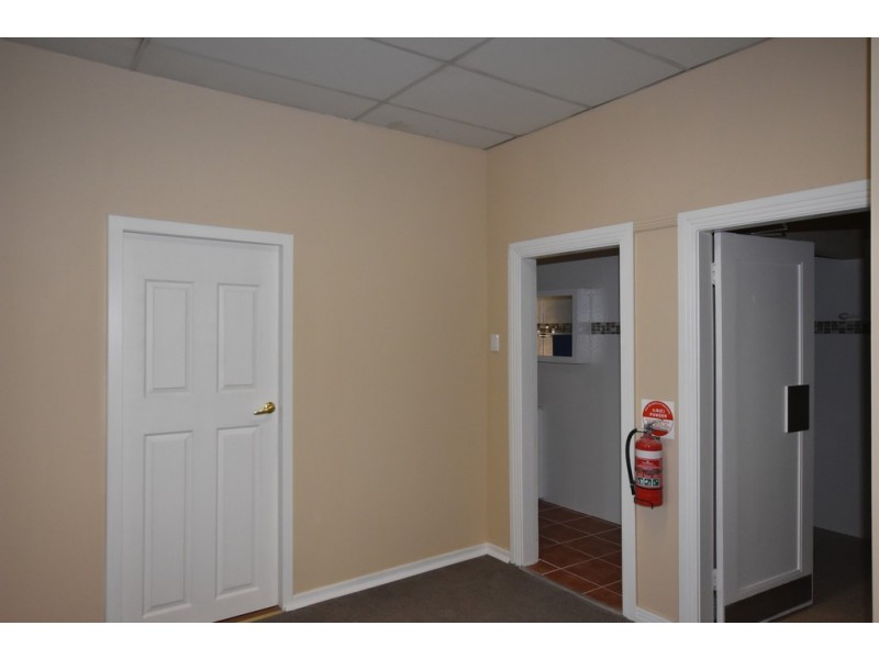 Level 1 / 205 Summer Street, Orange NSW 2800