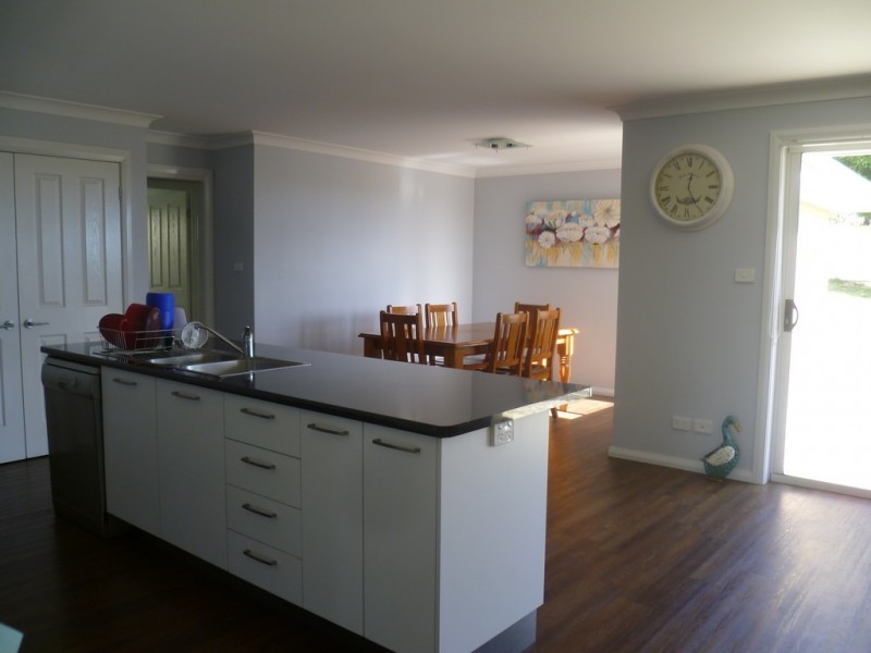 3 Maroney Close, Orange NSW 2800