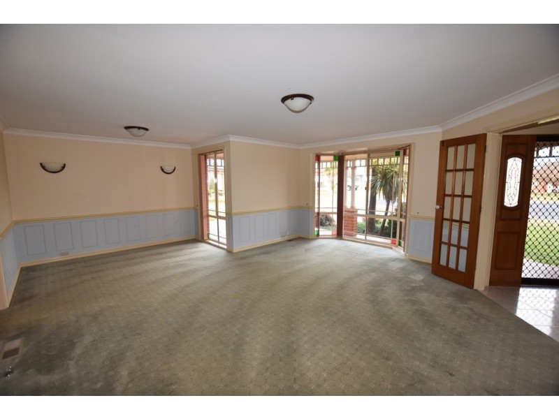 6 Alan Ridley Place, Orange NSW 2800