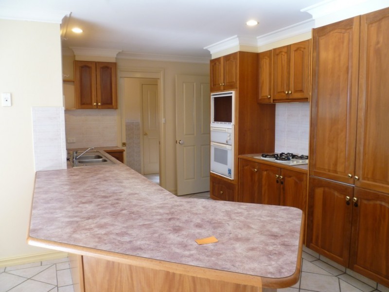 6 Alan Ridley Place, Orange NSW 2800