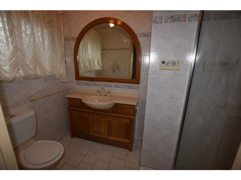 6 Alan Ridley Place, Orange NSW 2800