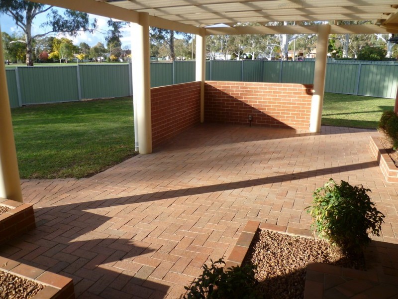 6 Alan Ridley Place, Orange NSW 2800