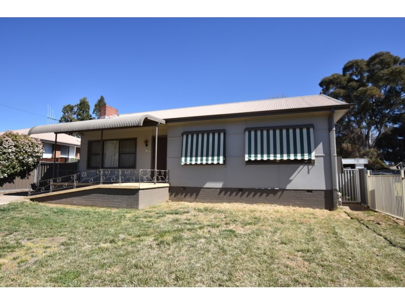 23 Burrendong Way, Orange NSW 2800