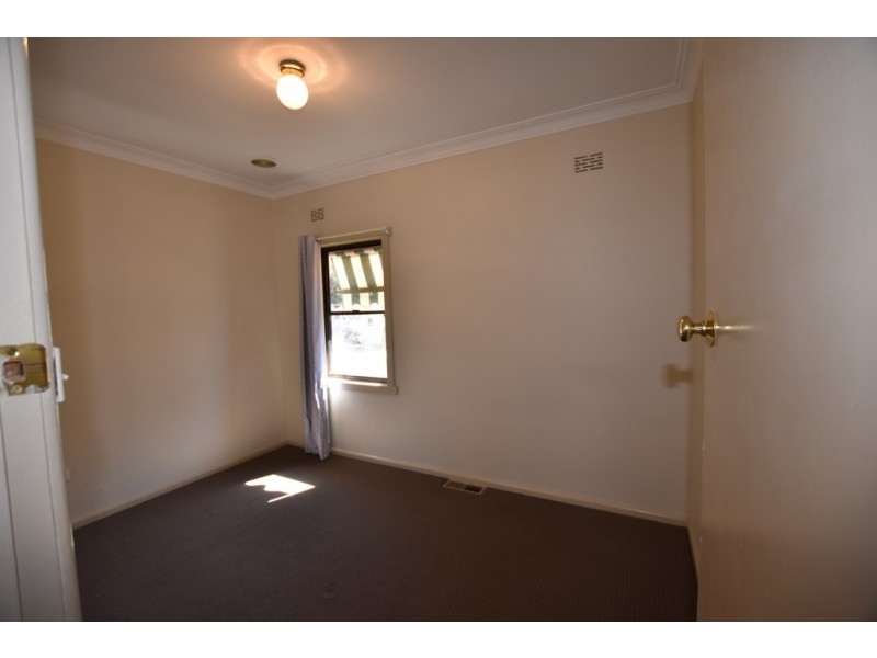 23 Burrendong Way, Orange NSW 2800