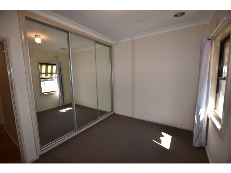 23 Burrendong Way, Orange NSW 2800