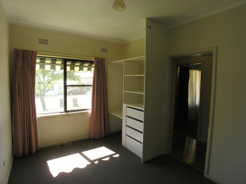 23 Burrendong Way, Orange NSW 2800