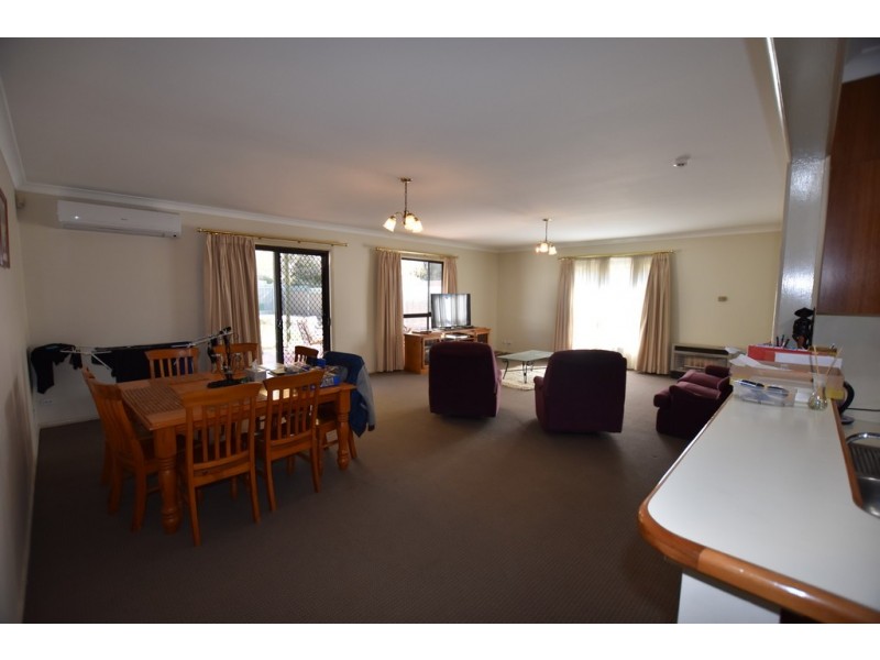 23 Burrendong Way, Orange NSW 2800