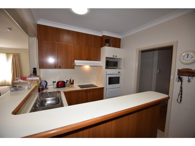 23 Burrendong Way, Orange NSW 2800
