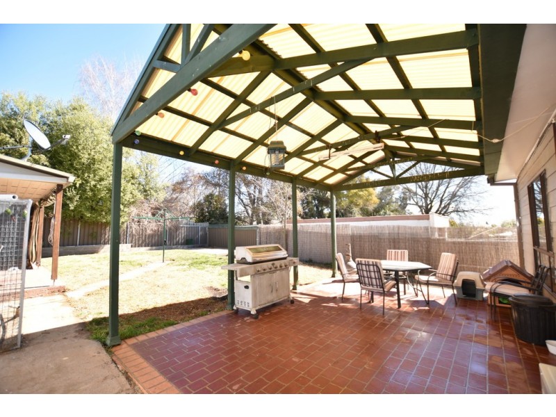 23 Burrendong Way, Orange NSW 2800