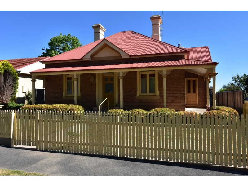 194 March Street, Orange NSW 2800