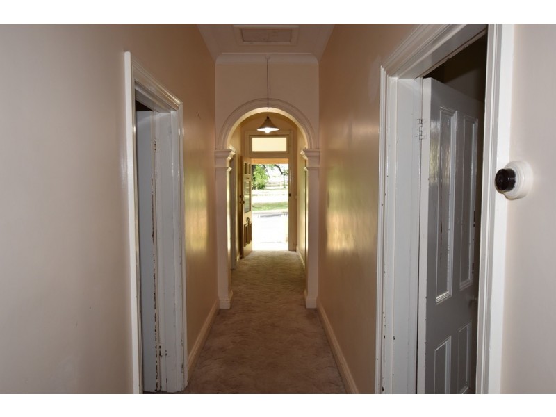 194 March Street, Orange NSW 2800