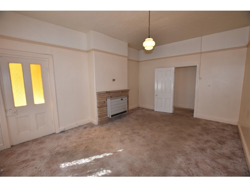 194 March Street, Orange NSW 2800