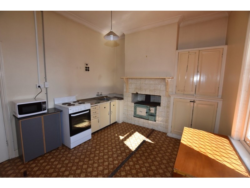 194 March Street, Orange NSW 2800