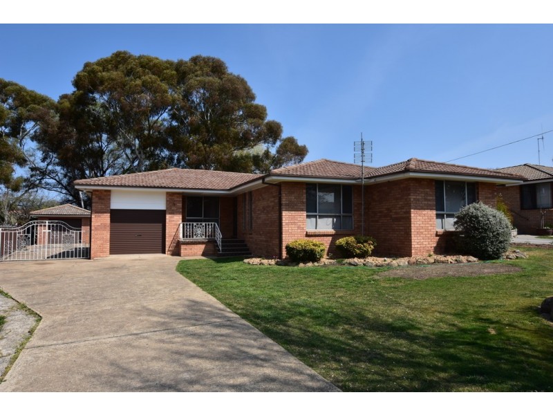 9 Talinga Place, Orange NSW 2800