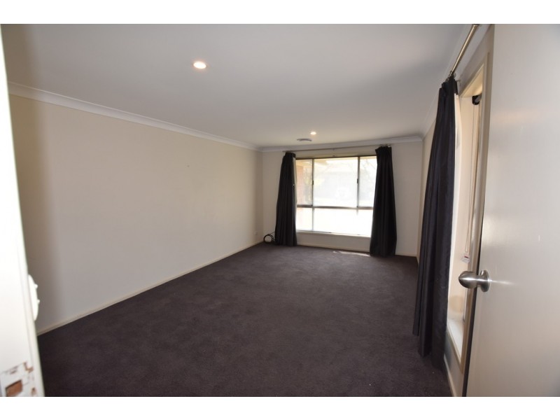 9 Talinga Place, Orange NSW 2800