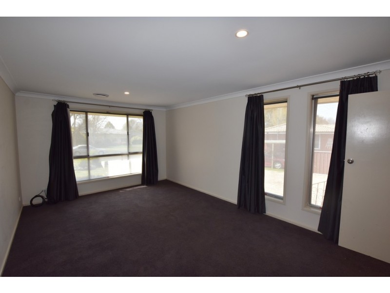 9 Talinga Place, Orange NSW 2800