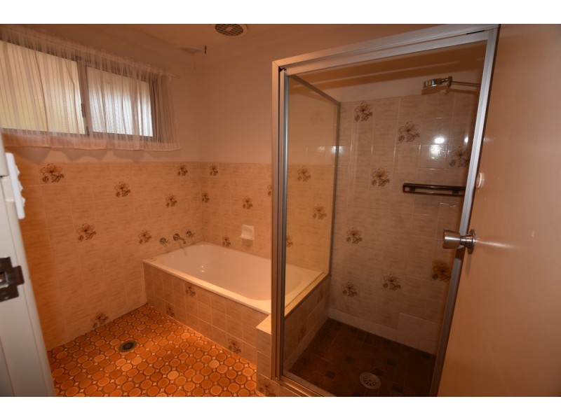 9 Talinga Place, Orange NSW 2800