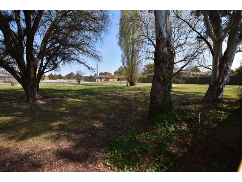 9 Talinga Place, Orange NSW 2800