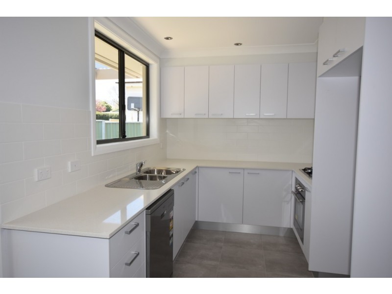 1A Redloum Place, Orange NSW 2800