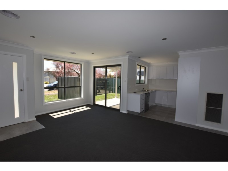 1A Redloum Place, Orange NSW 2800