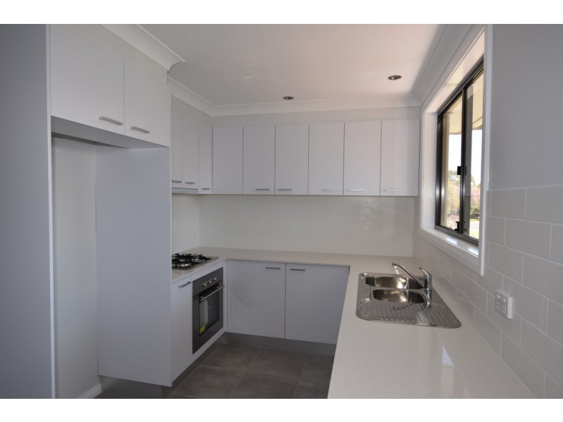 1B Redloum, Orange NSW 2800