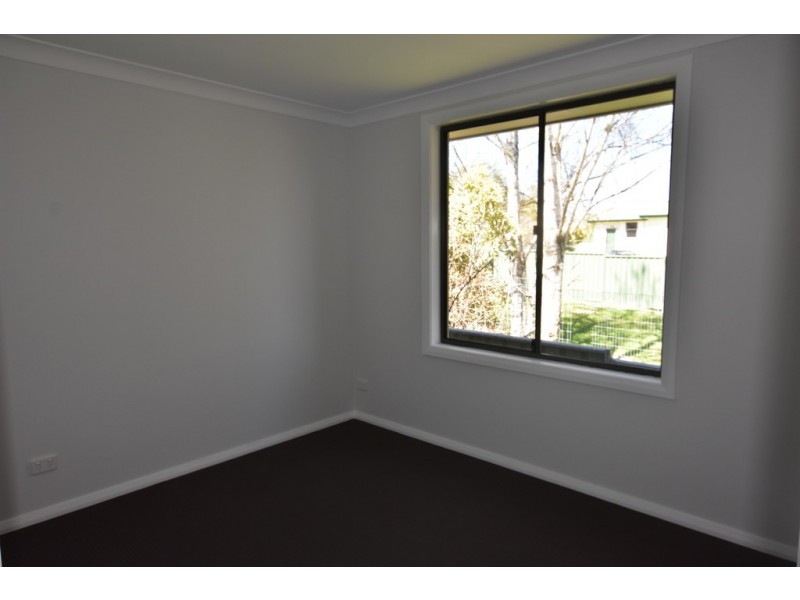 1B Redloum, Orange NSW 2800
