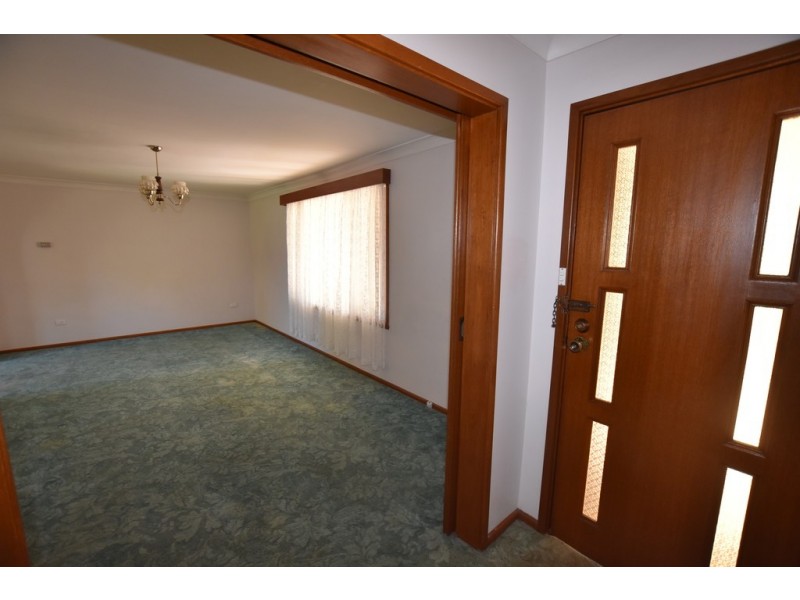 132 Clinton Street, Orange NSW 2800