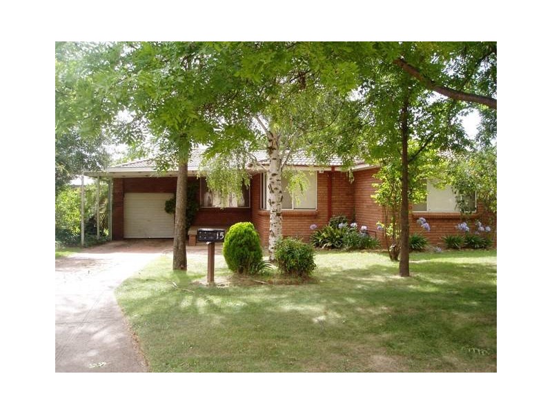 15 Caleula Crescent, Orange NSW 2800