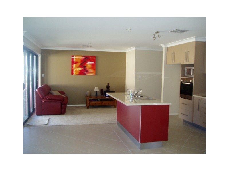 9 Gregory Place, Orange NSW 2800