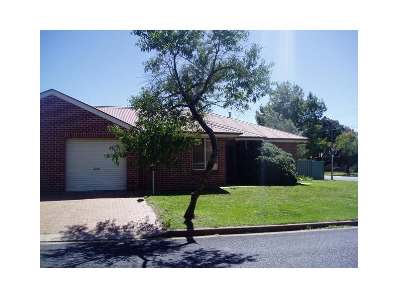 58 Lawson Crescent, Orange NSW 2800