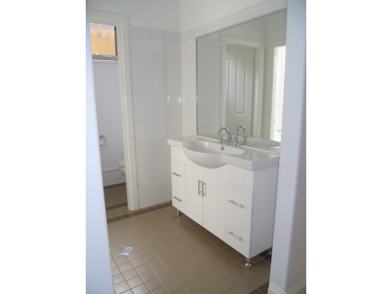 408 Summer Street East, Orange NSW 2800