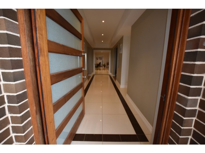 3 Gregory Place, Orange NSW 2800