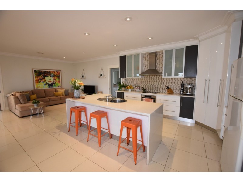 3 Gregory Place, Orange NSW 2800