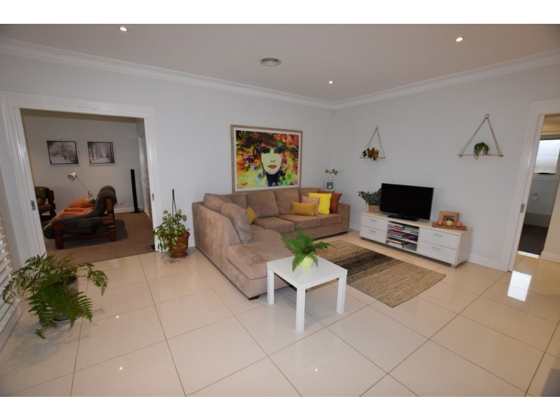 3 Gregory Place, Orange NSW 2800