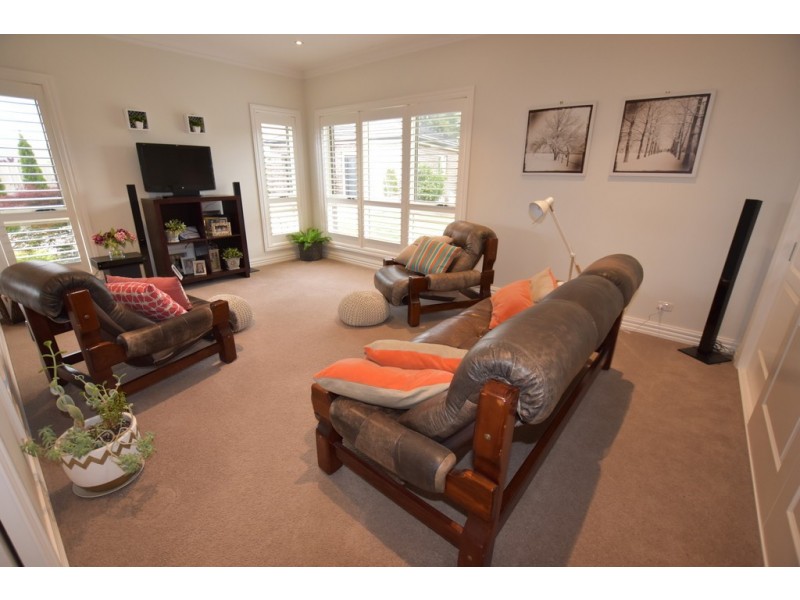 3 Gregory Place, Orange NSW 2800