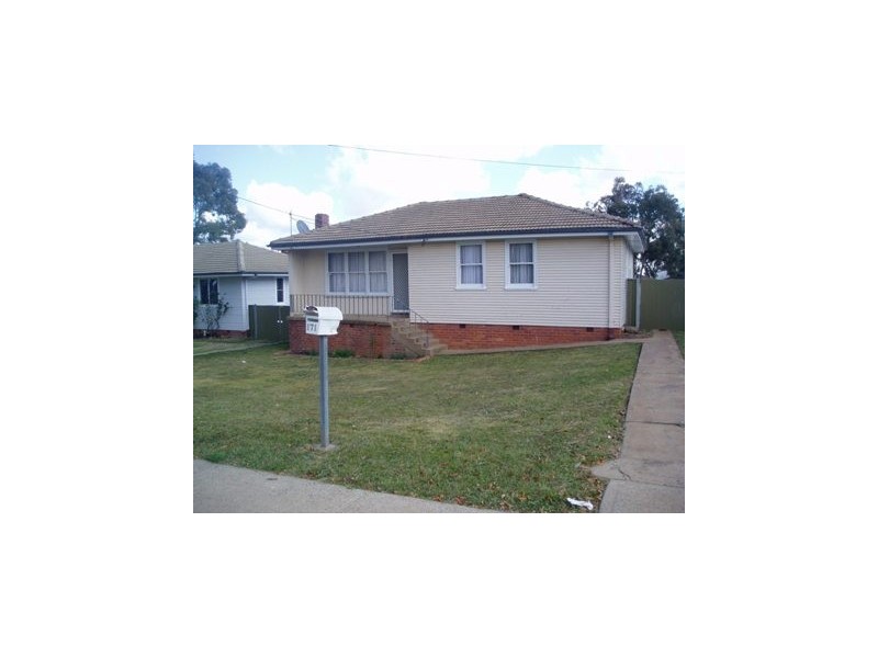171 Lone Pine Avenue, Orange NSW 2800