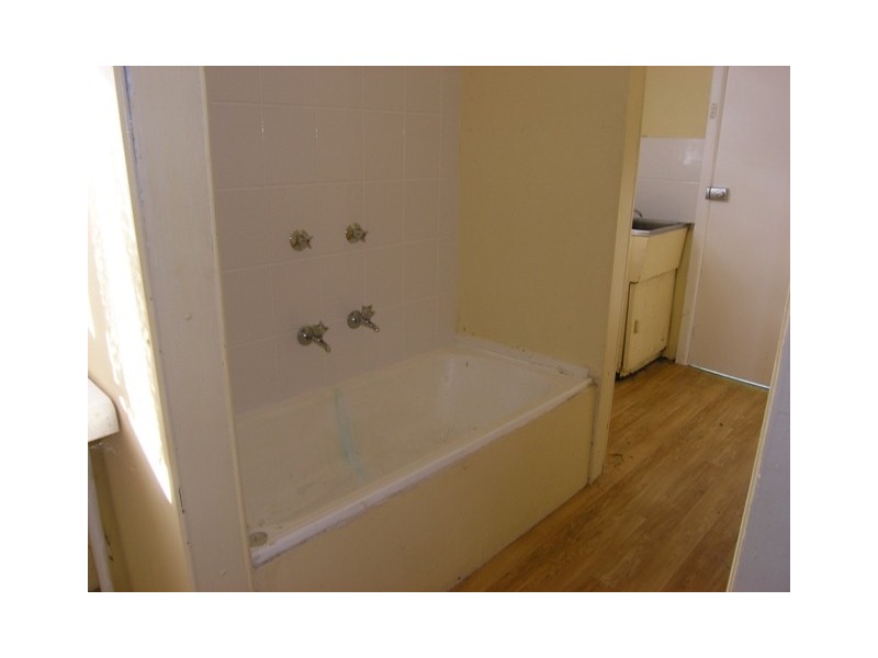 16 Moresby Street, Orange NSW 2800