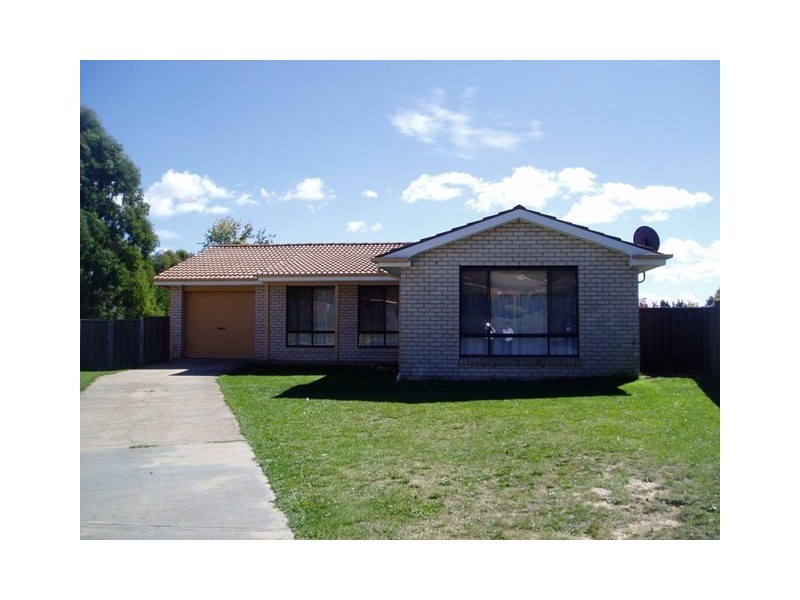 4 Landy Place, Orange NSW 2800