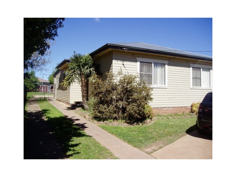 8 Cox Avenue, Orange NSW 2800