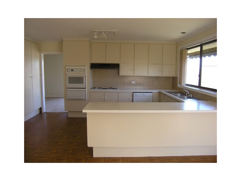 8 Mathoura Place, Orange NSW 2800