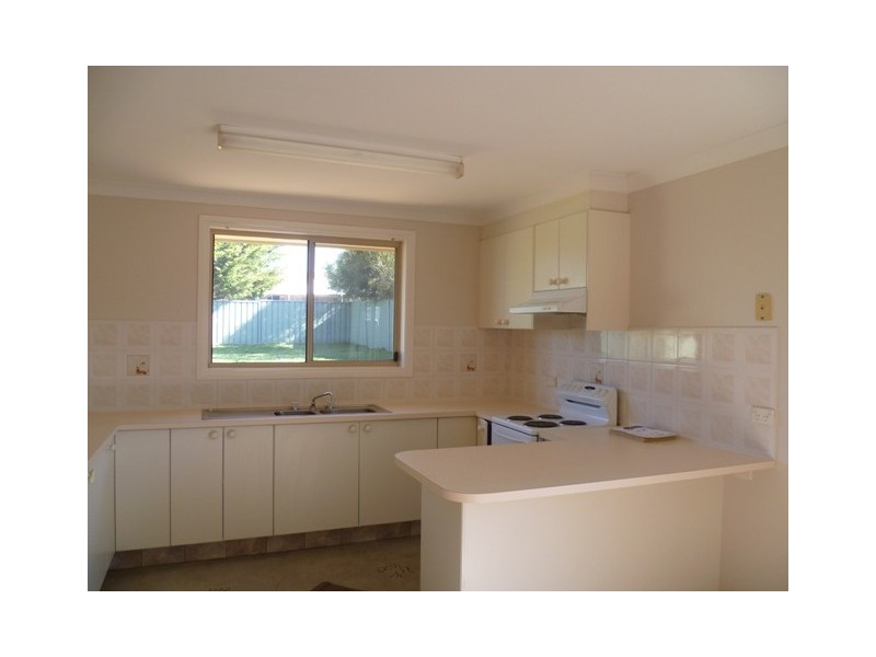 10 Agland Crescent, Orange NSW 2800