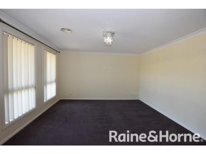 24 Winter Street, Orange NSW 2800
