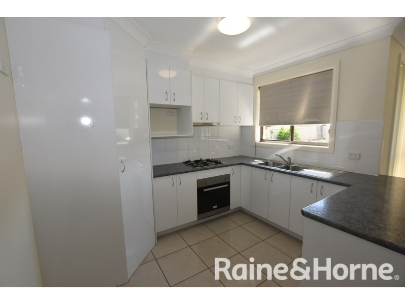 24 Winter Street, Orange NSW 2800