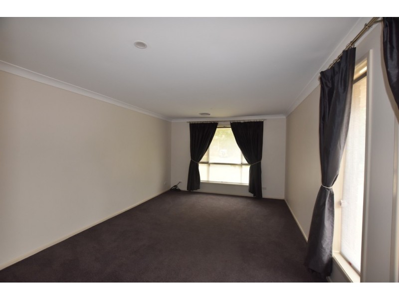 9 Talinga Place, Orange NSW 2800