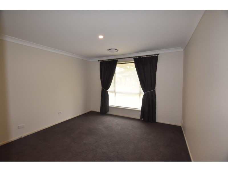 9 Talinga Place, Orange NSW 2800