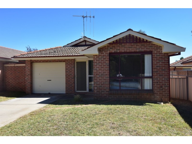 1/8 Rosedale Place, Orange NSW 2800