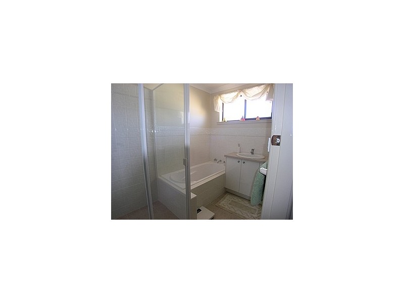 2  Parnoo Place, Orange NSW 2800