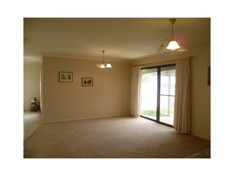 13  Holman Way, Orange NSW 2800